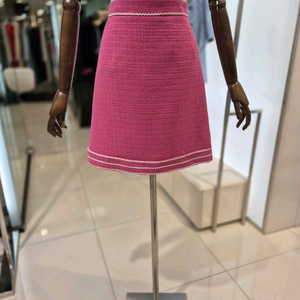 모조에스틴 스커트 55사이즈(정가 459,000원)-택포5만원