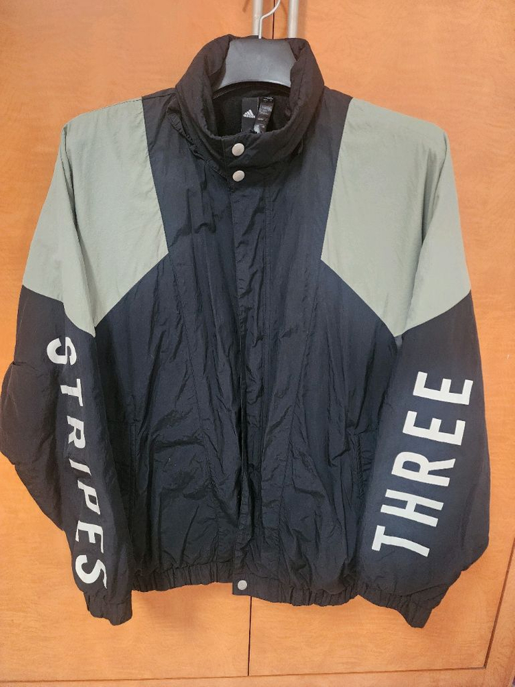 아디다스 우븐 바람막이 자켓 팝니다--1