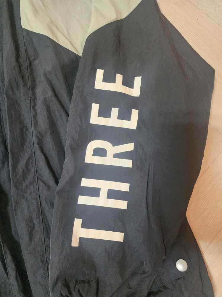 아디다스 우븐 바람막이 자켓 팝니다--6