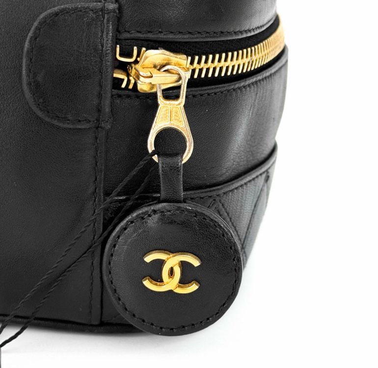 샤넬 여성 CC로고 베니티 구형 메이크업 파우치 토트백 금장 블랙 이미지