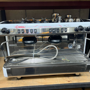 중고커피머신 라심발리m23업 팝니다