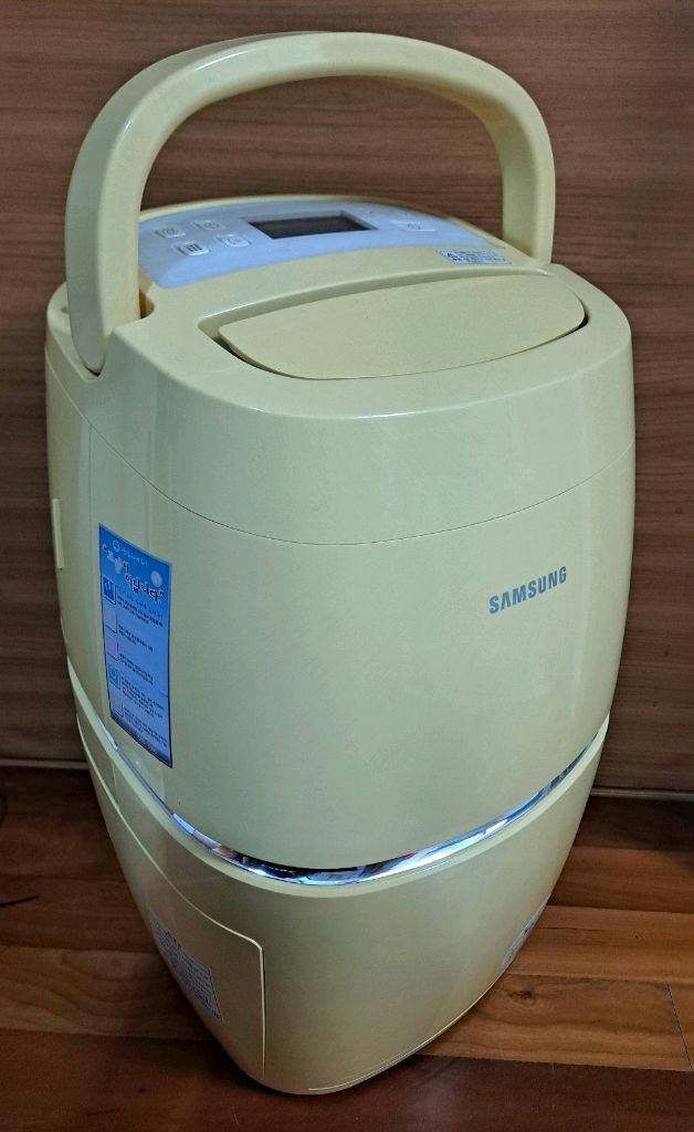 삼성 대용량 10리터 제습기--1