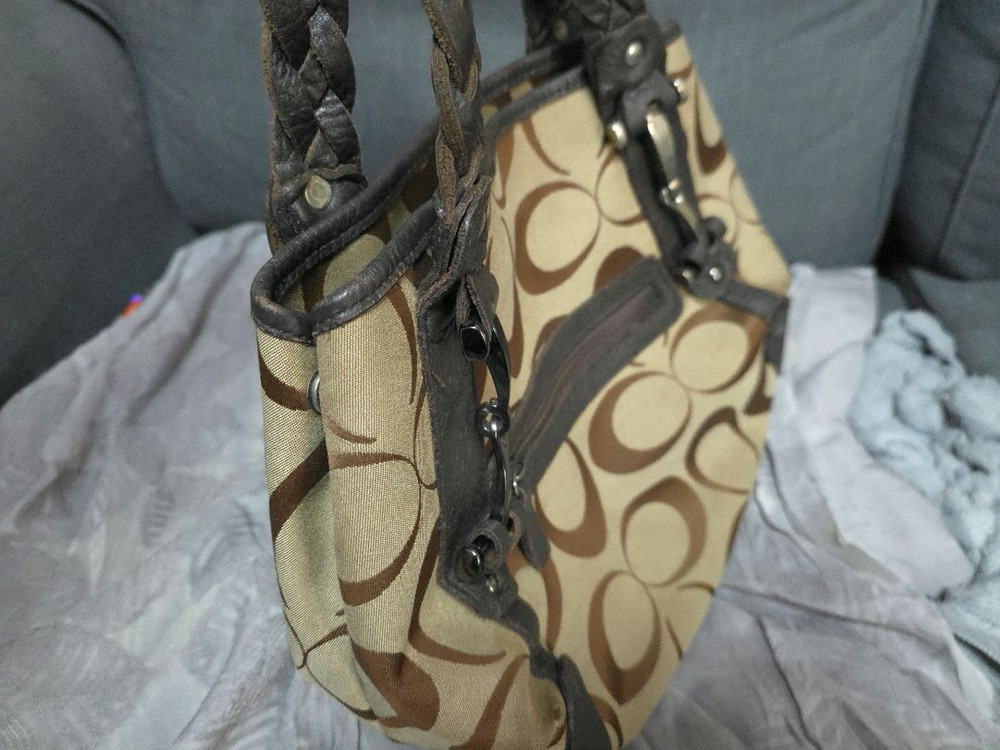 코치 시그니처 숄더백 브라운--6