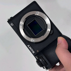 소니 a6700 미러리스 브이로그 카메라 판매합니다. 이미지