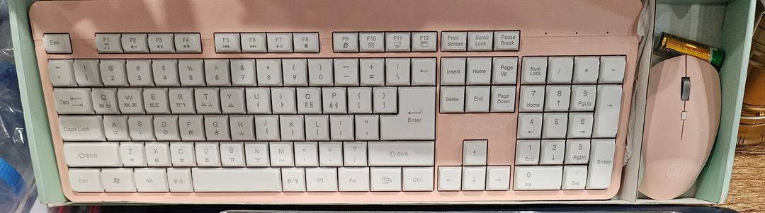[소품/부품용] HP 게이밍 키보드 & 핑크 키보드 2종 일괄--1