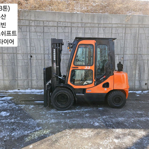 중고지게차 두산 D33SE-5 디젤 3.3톤 지게차 (캐빈, 사이드쉬프트, 더블타이어(캐리지) )
