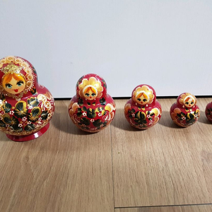 마트료시카 인형 이미지