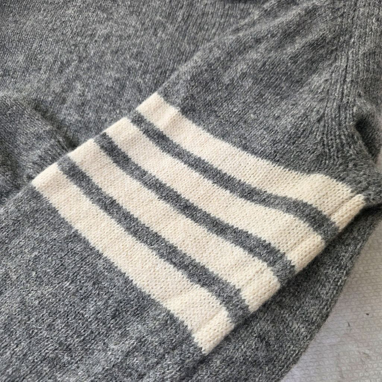 톰브라운 정품 사선완장 울니트--8