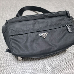 프라다 바이커백 라지 2vh991 메신저백 크로스백