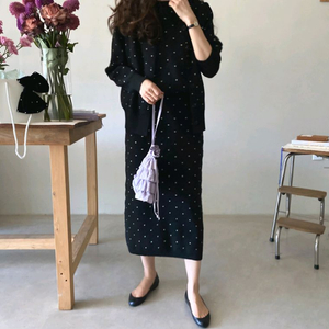 로즈베이 폴카 니트셋업 블랙색상