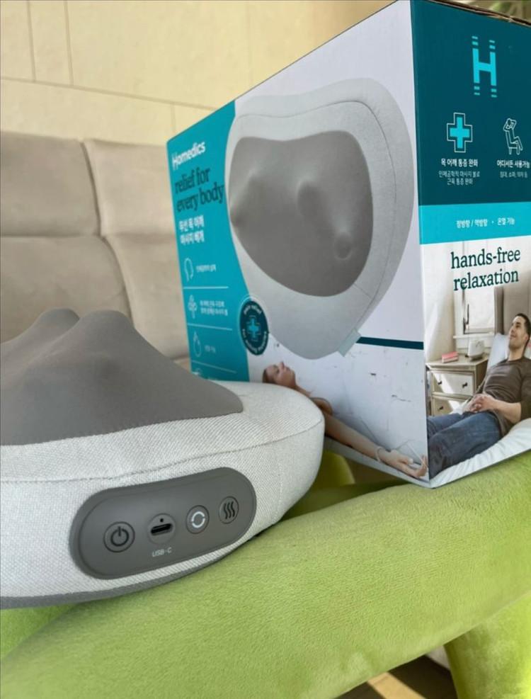 호메딕스 무선 목 어깨 마사지 베개--1