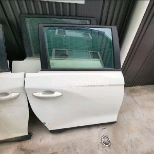 렉스턴 스포츠 칸 뒷도어 이미지