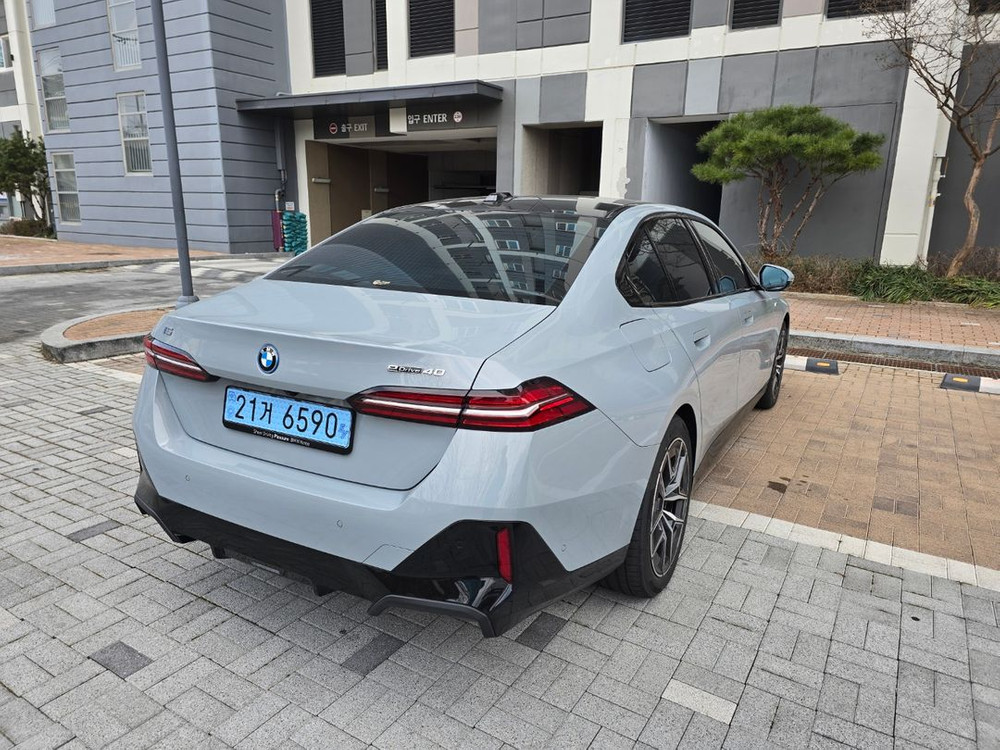 BMW i5 eDrive40 MSP (2025년식) 판매--9