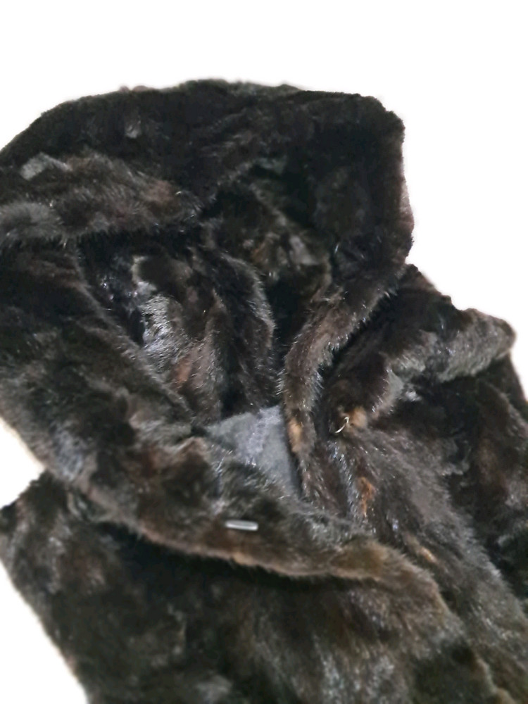 검정 후드 블랙 퍼 베스트--1