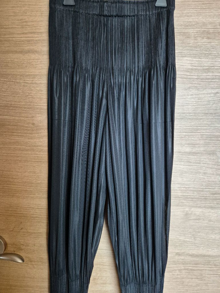 플리츠플리즈 플러피 팬츠 블랙2(새상품)--2