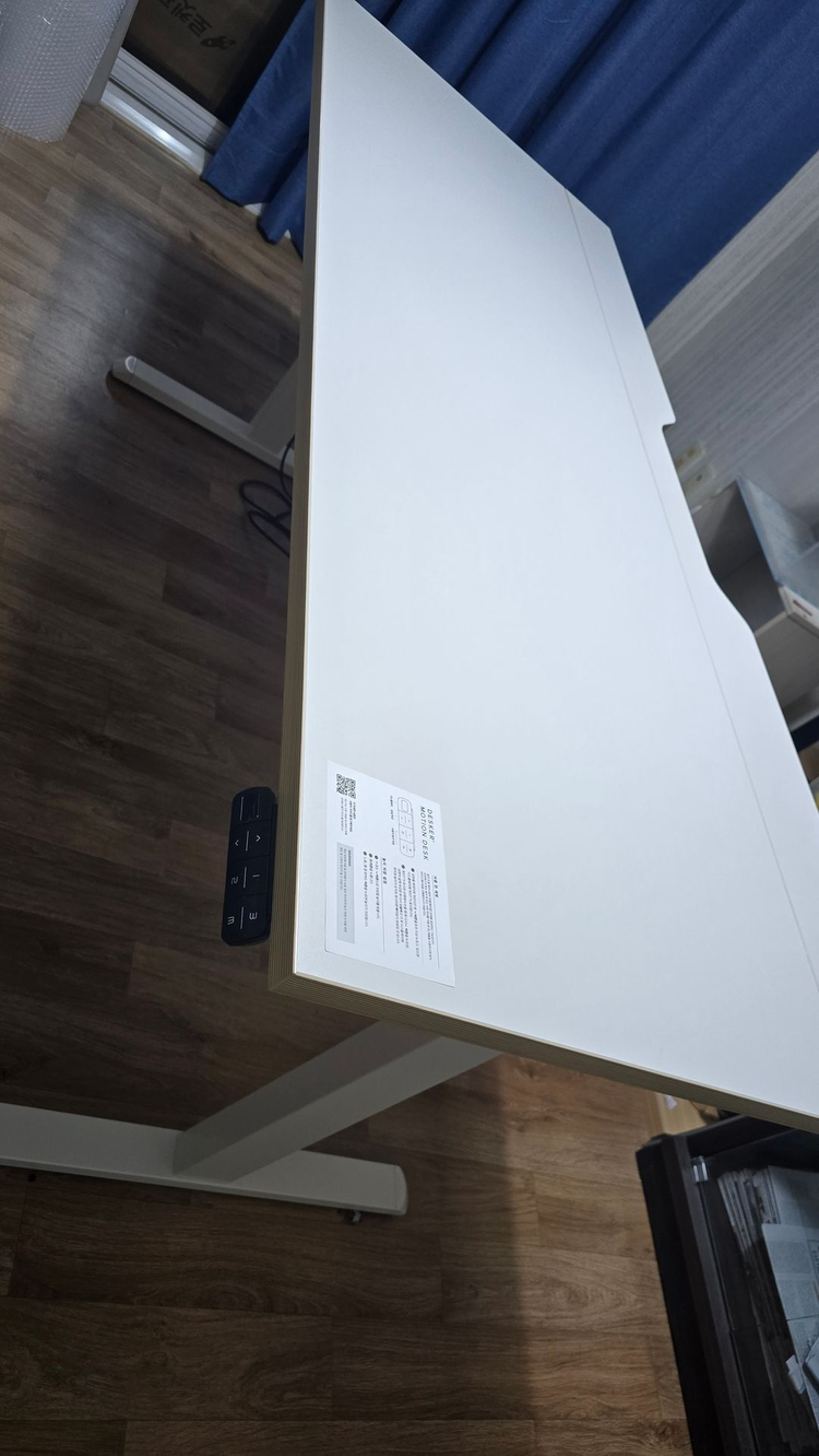 데스커 모션 데스크 1800 이미지