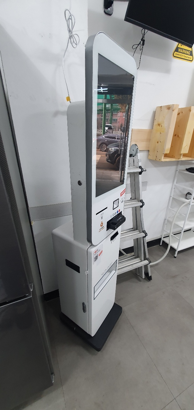 오더퀸 키오스크(현금겸용)--1