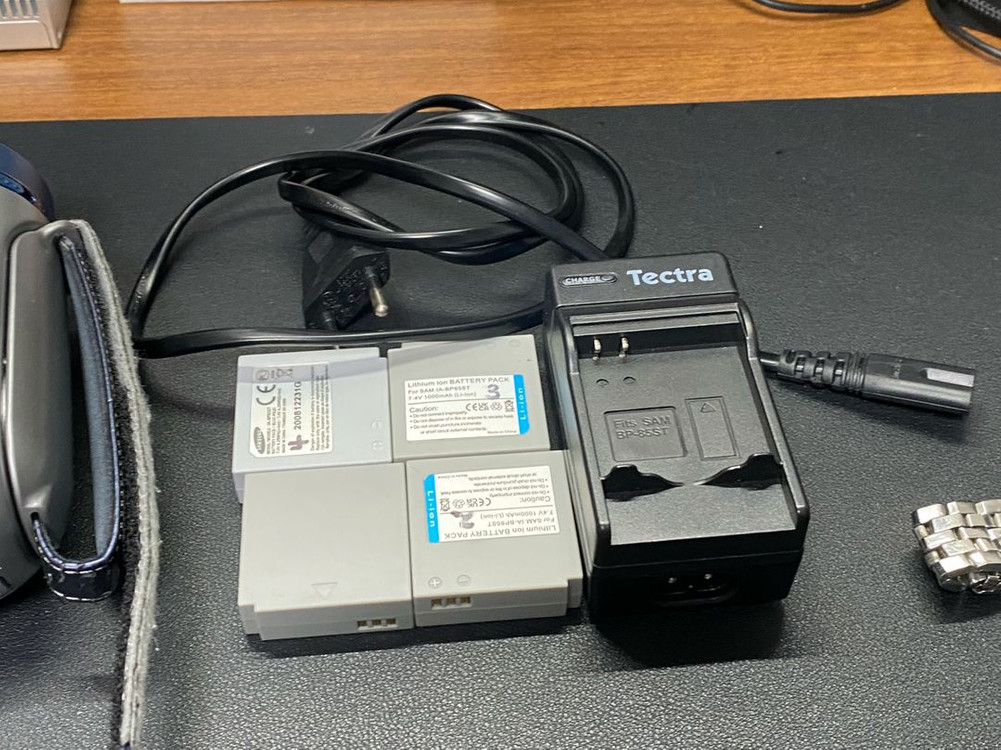 삼성 캠코더 VM-MX20 배터리 4개 충전기포함 이미지