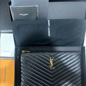 입생로랑 마틀라세 클러치백