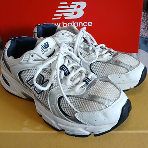 뉴발란스키즈 정품 530 255화이트스탈 운동화