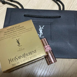 입생로랑 핑크쿠션입생로랑 뚜쉬 에끌라 글로우 팩트 쿠션