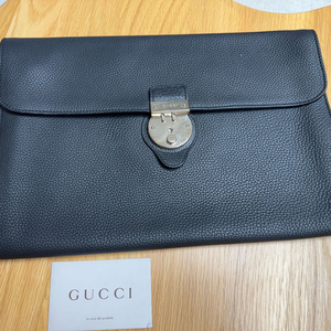 구찌 블랙 레더 클러치백