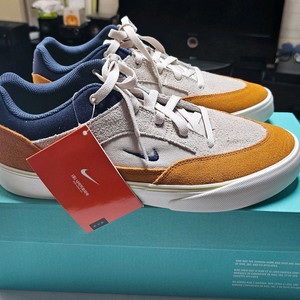 나이키 250 새상품