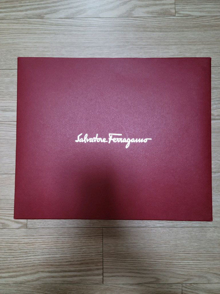 잠실롯데백화점상품/페레가모/간치니클러치백/진그레이/택포--2