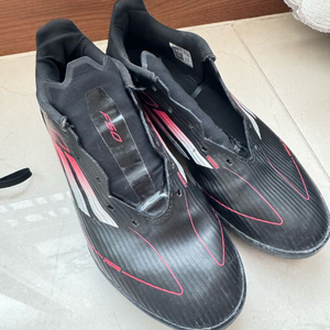 아디다스 f50 프로 275대 풋살화 팝니다