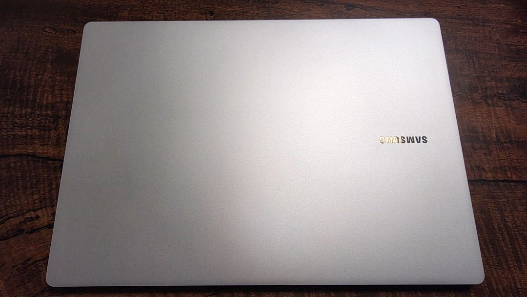 박스풀 갤럭시북4프로 최고사양 울트라7 32기가 1테라 제품 판매합니다--1