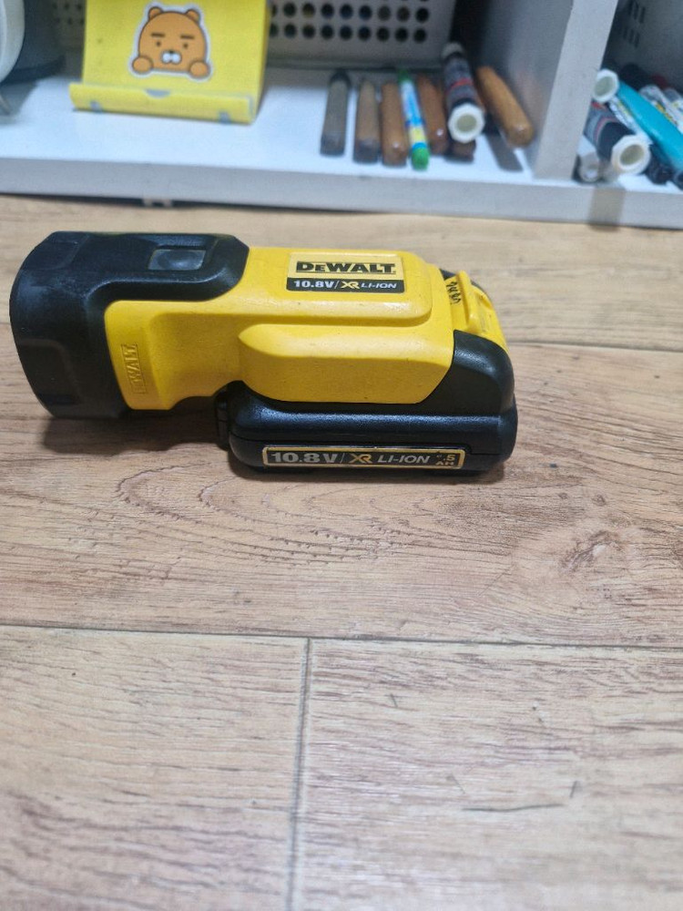 [정품]디월트작업등DCL508 LED라이트 캠핑등 랜턴 배터리까지 이미지