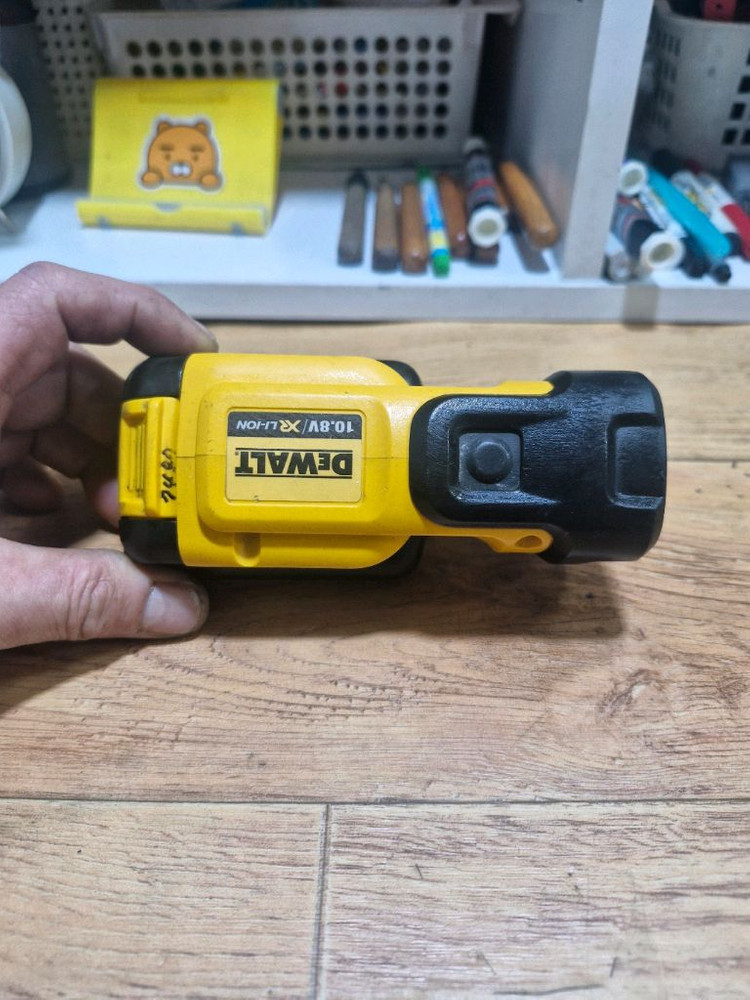 [정품]디월트작업등DCL508 LED라이트 캠핑등 랜턴 배터리까지 이미지