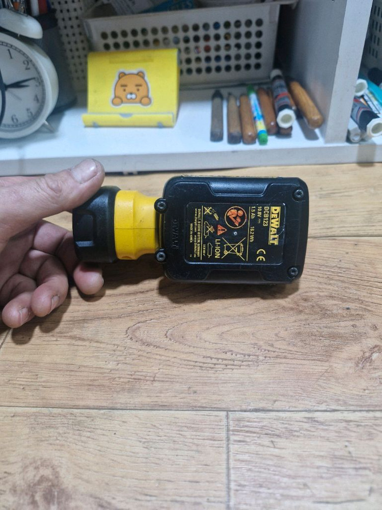 [정품]디월트작업등DCL508 LED라이트 캠핑등 랜턴 배터리까지 이미지