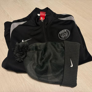 나이키 자켓 비니 파리생제르망 팔아요