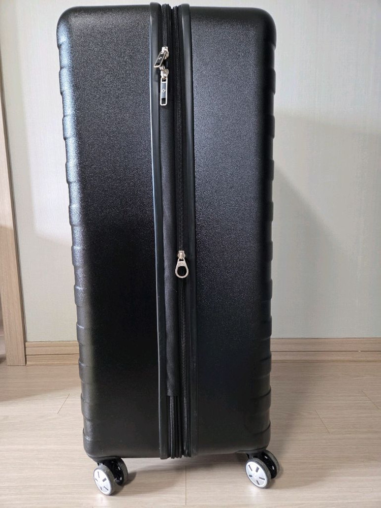 샘소나이트 30인치 캐리어 이미지