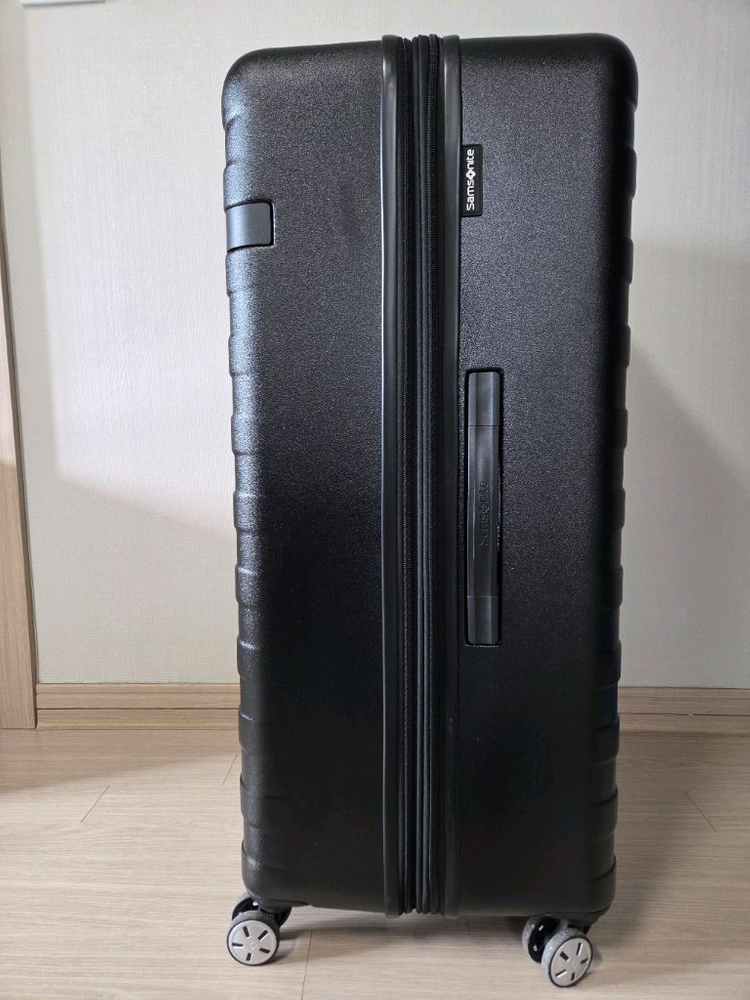 샘소나이트 30인치 캐리어 이미지