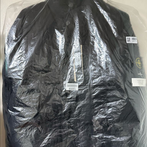 24FW 스톤아일랜드 크링클랩스 논후드패딩(블랙,L사이즈,국내매장판,스톤 옷걸이 비닐택채새상품,풀구성품) 이미지