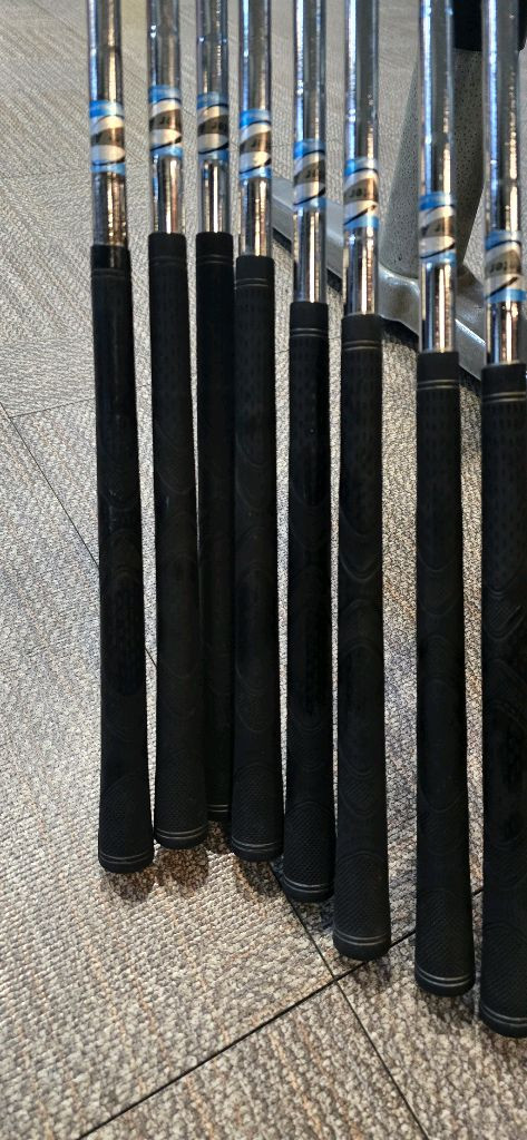 남성 8개아이언 골프채 세트 이미지