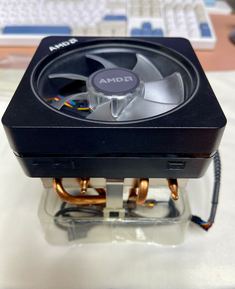 AMD Ryzen 7 7700 CPU + Wraith Stealth 쿨러--1