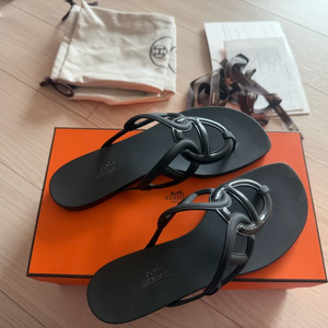 에르메스 에제리 샌들 37사이즈