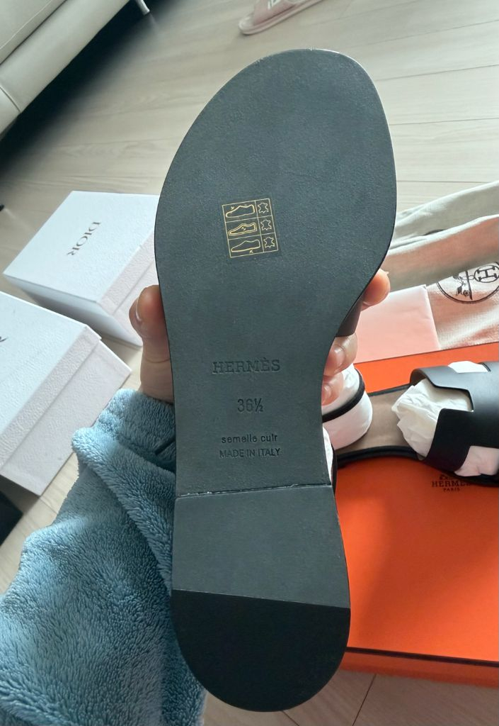 에르메스 산토리니 샌들 36.5 사이즈--1