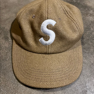 슈프림 S 로고 볼캡