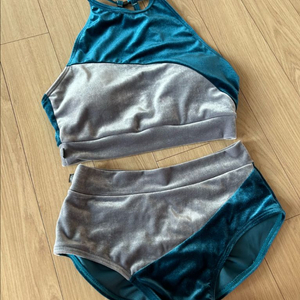 오뙤르 폴웨어 세트