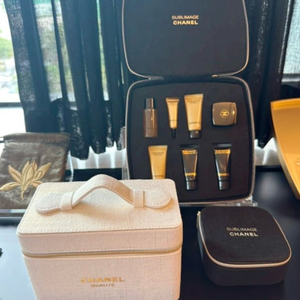 [새상품]샤넬 정품 아이보리 트위드 베니티 파우치