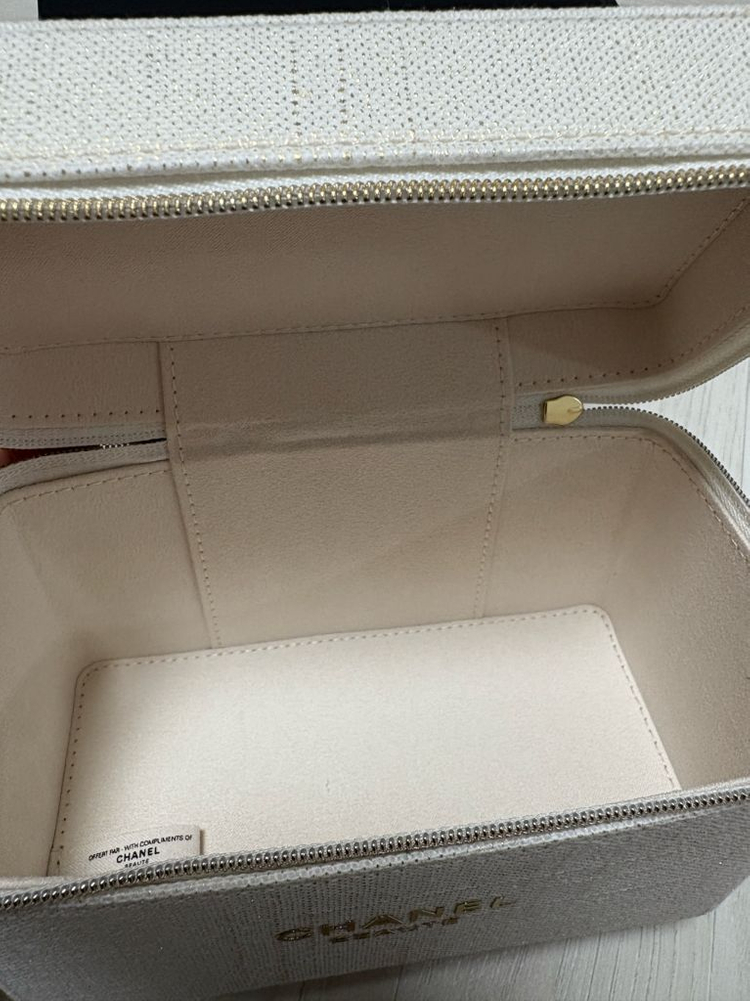 [새상품]샤넬 정품 아이보리 트위드 베니티 파우치 이미지