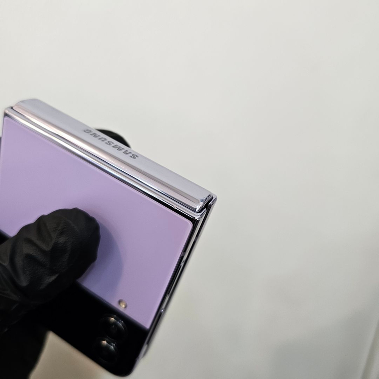 갤럭시Z플립4 256기가 라벤더 (무잔상) / 0210--7