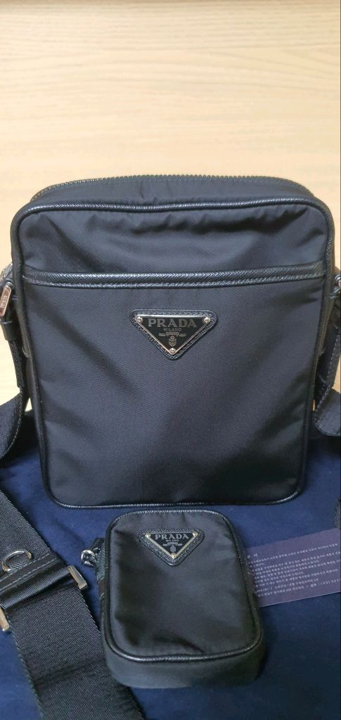 프라다 테수토 크로스백/메신저백 새상품급 정품(감정O)구찌프라다루이비통디올고야드샤넬셀린느보테가생로랑발렌시아가가방--1