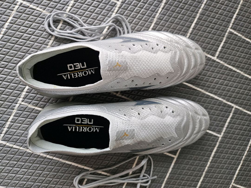 미즈노 모렐리아 네오4 베타 엘리트 이미지