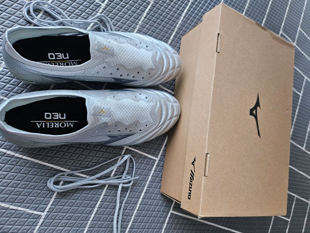 미즈노 모렐리아 네오4 베타 엘리트 이미지