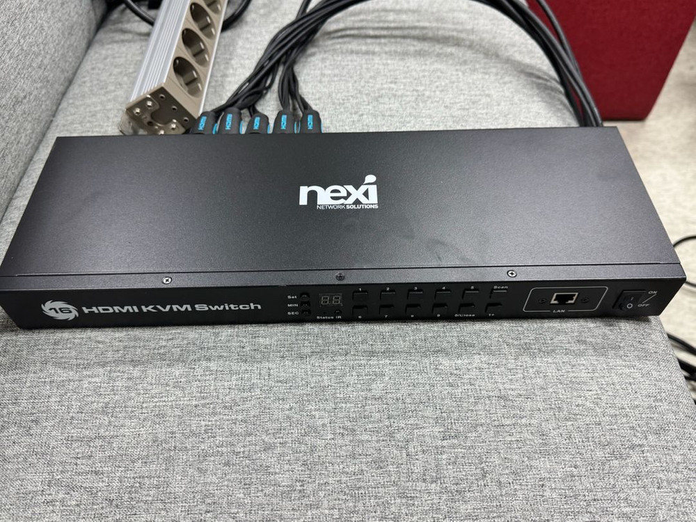 16포트 넥스트 HDMI KVM 스위치--2